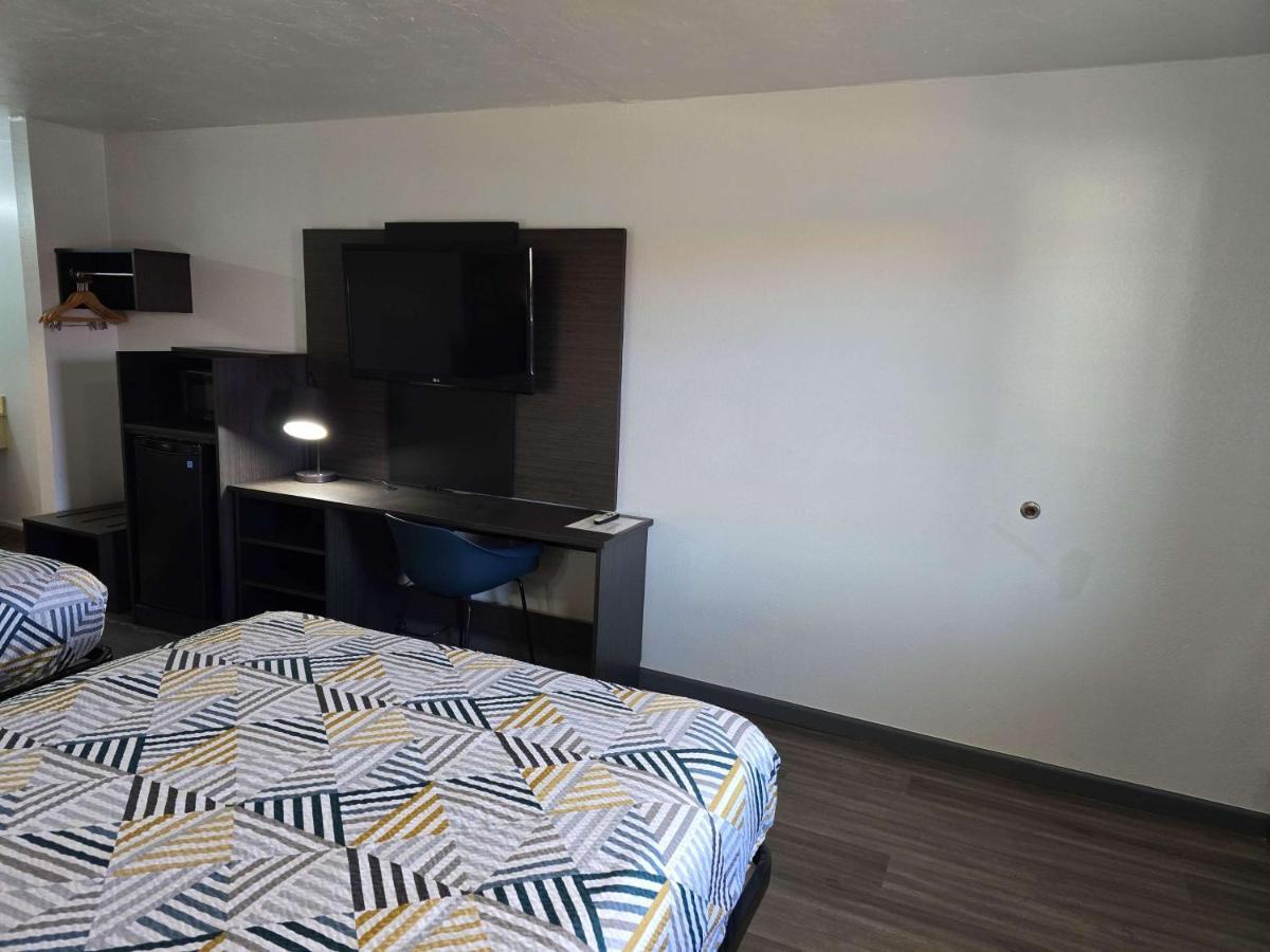 Hotel 6 Oklahoma Ok Frontier 2*