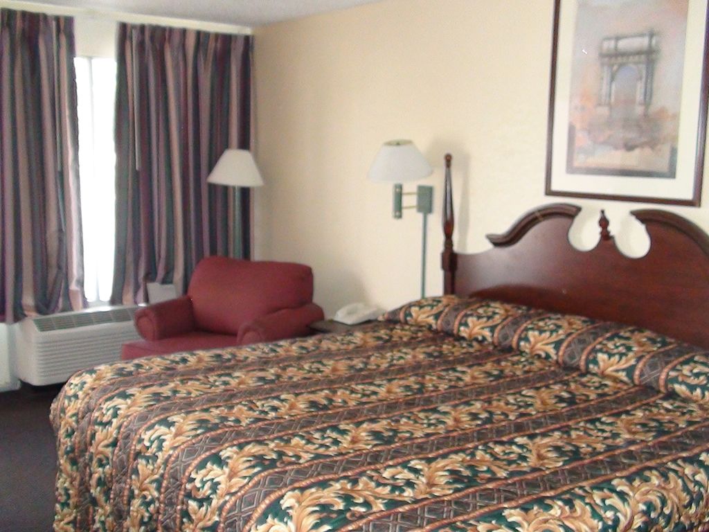 Hotel 6 Oklahoma Ok Frontier Edmond